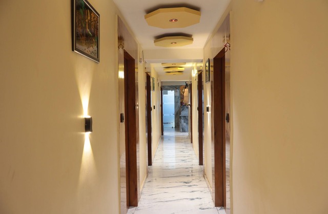 Hotel meet palace
