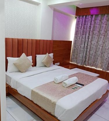Hotel Metro AC Room