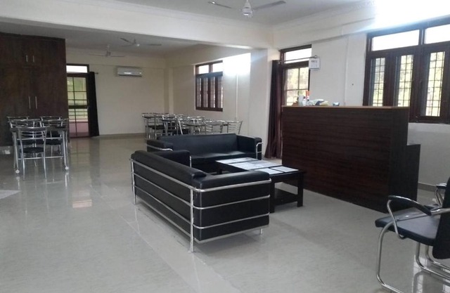 Hotel Mittal Tower