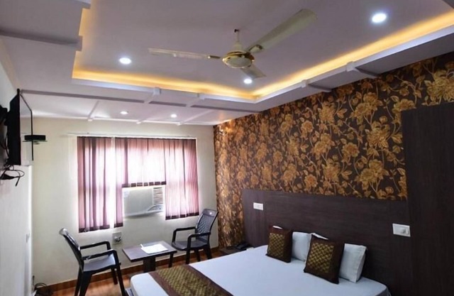Hotel Mohit Palace