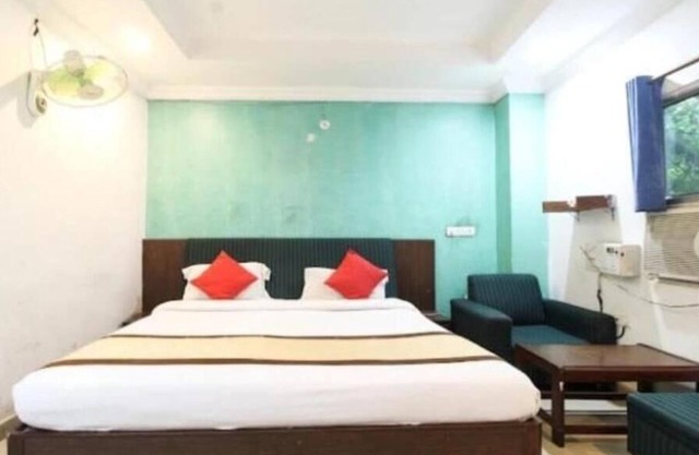 Hotel Monal Deluxe Room