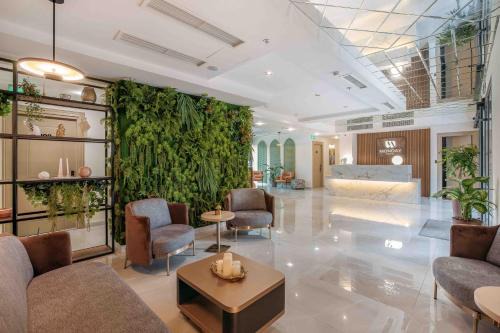 Hotel Monday by DNT Group