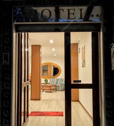 Hotel Mondial 2
