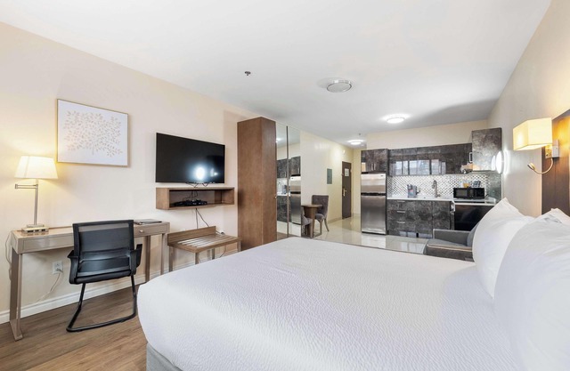 Hotel Montreal Metropolitan, BW Signature Collection