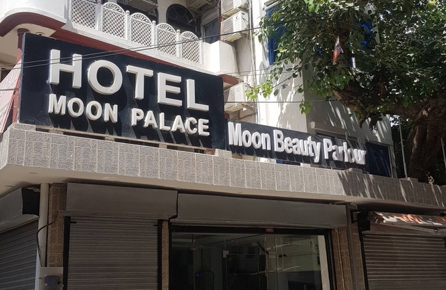 Hotel Moon Palace