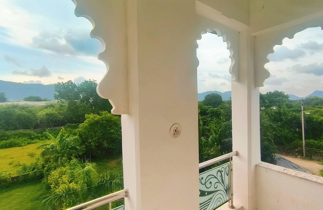Hotel mountain palace Udaipur