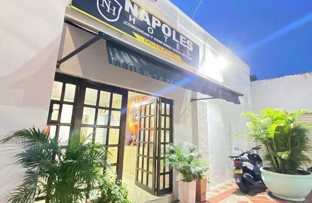 HOTEL NAPOLES