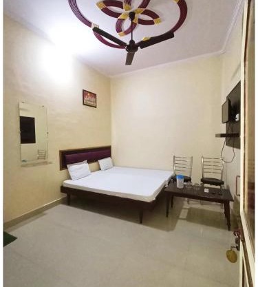 HOTEL New Ashoka ! Near Maa Sidheshwari Kaali Badi - Prayagraj Rambag Railway Station