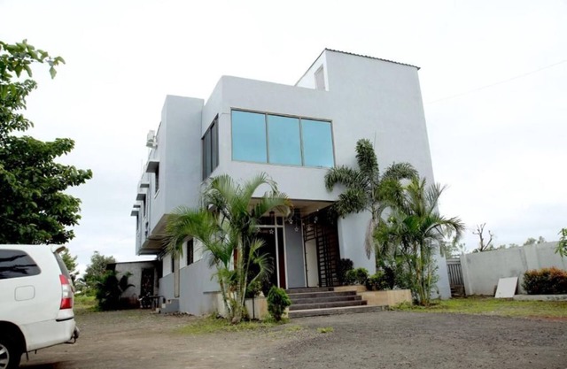 Hotel New Rudraksh, Satara