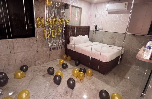 Hotel Newyork by Stayzy Rooms