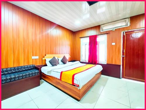 HOTEL NILAM! RAAZ #PREMIUM Hygiene & Spacious Room - Prime Location Near Mall Road And Lake - A Best Hotel In Nainital