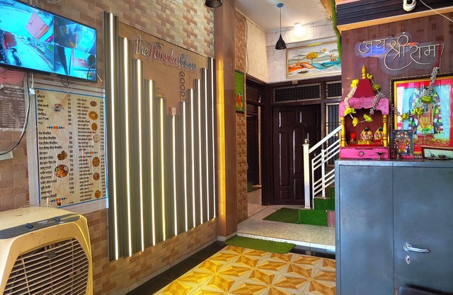 Hotel N P Near Ram Mandir Ayodhya