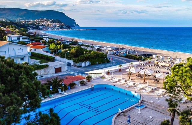 Hotel Numana Palace