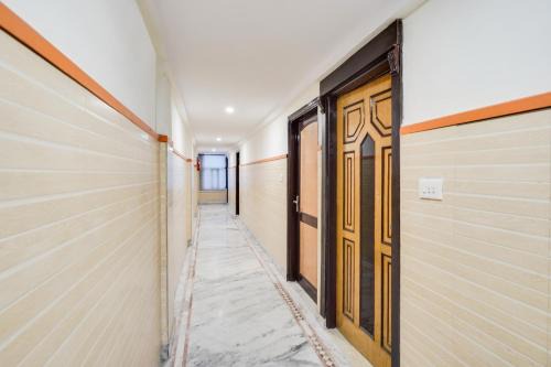 HOTEL O 4 SQUARE A LUXURY ROOMS NEAR RDC MAIN MARKET