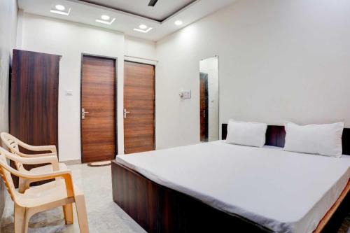 Hotel O akshat guest house