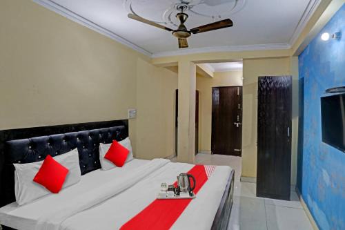 Hotel O Crossing Hotel Ghaziabad Railway Station