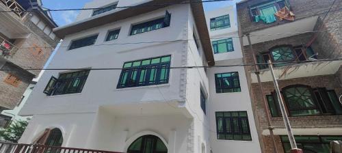 Hotel O Gilkar mansion