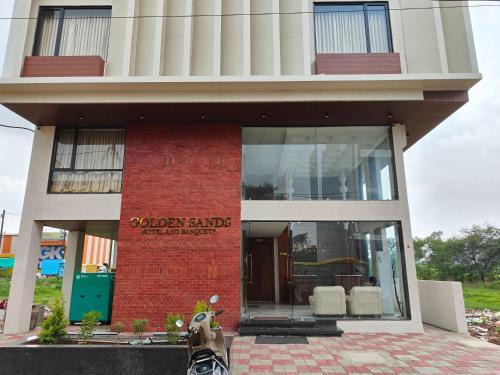 Hotel O Golden Sands Hotel And Banquets Rajendra Nagar station