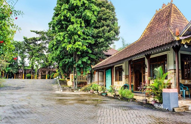 Hotel O Griyo Werdiningsih