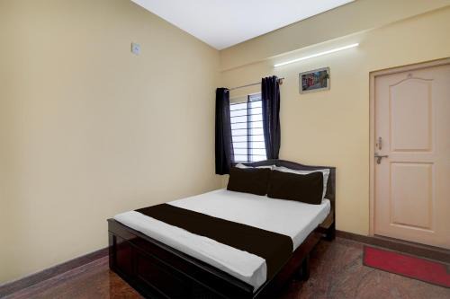 Hotel O M.R ROOMS