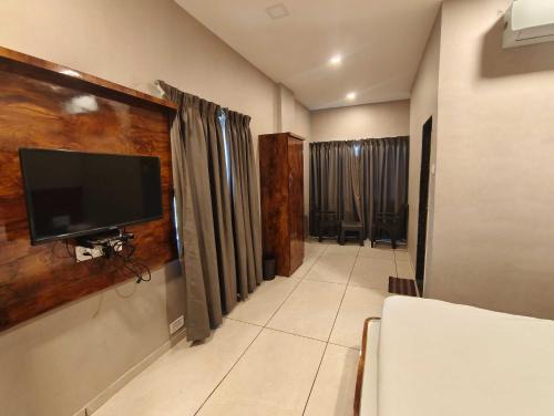 Hotel O Maharashtra Darbar Gonde