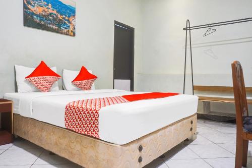 Hotel O Makassar near Mall Panakukkang formerly Sayang Home Stay