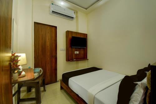 Hotel O Pooja