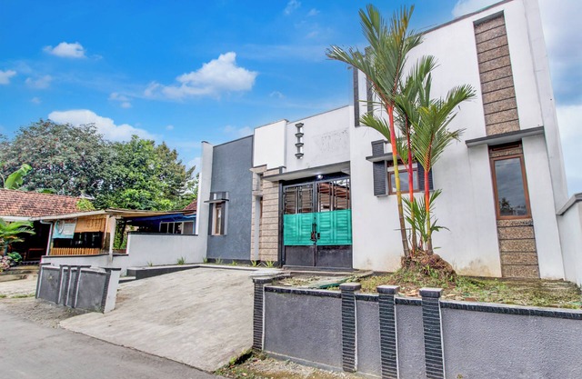 Hotel O Purwokerto Near Alun Alun Purwokerto Formerly Guest House Rania