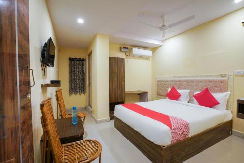 Hotel O R Square Stay Near LB Nagar Metro