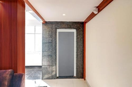 Hotel O Silver House Near Mantri Square Mall