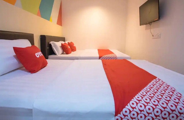 OYO 90281 Hotel Taj