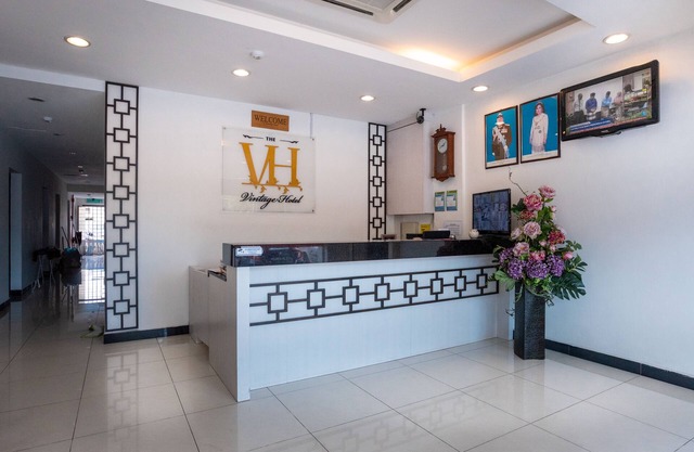 Super OYO 596 The Vintage Hotel