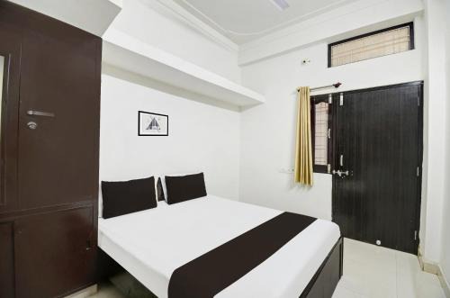 Hotel O The White Haveli