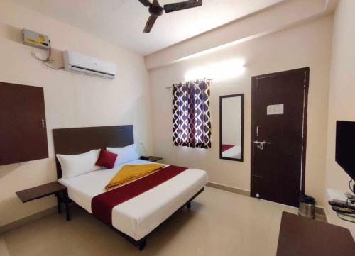 Hotel O Thirumangalam Metro Station Chennai