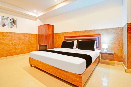 Hotel O Tilak Nagar Near Pacific Mall