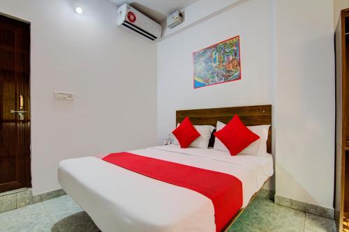 Hotel O Varcity Comforts Near Ragigudda Sri Prasanna Anjaneyaswamy Temple