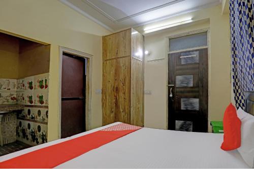 Hotel O Wamson Alpha Co living Stays