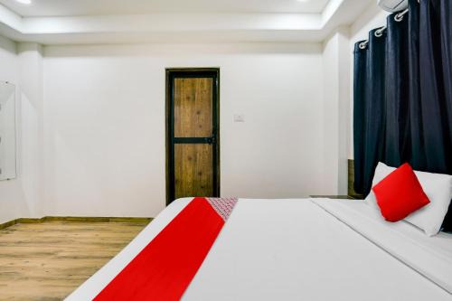 Hotel O White Villa
