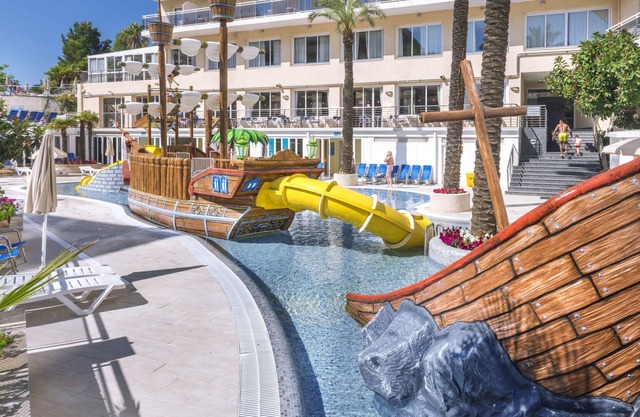 Hotel Oasis Park Splash