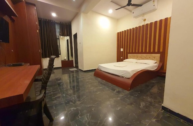 Hotel Om International, Sangli