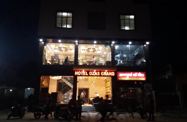 Hotel Ozas Grand