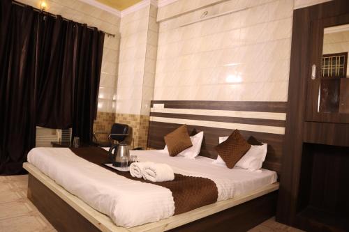HOTEL P R Palace