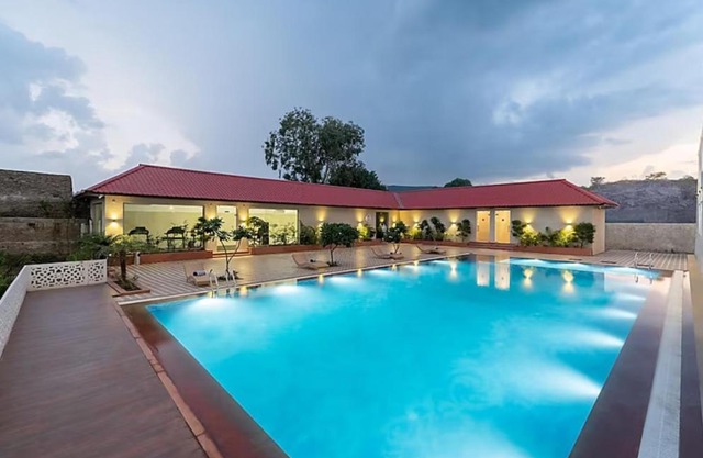 Hotel Paandora Grand,Udaipur