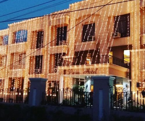 Hotel Paras