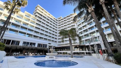 Hotel Parasol by Dorobe