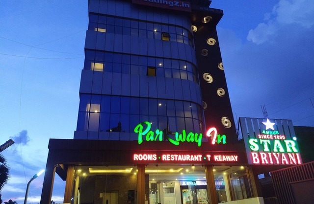 Hotel Parkway Inn
