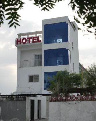 Hotel Parmanand Garden