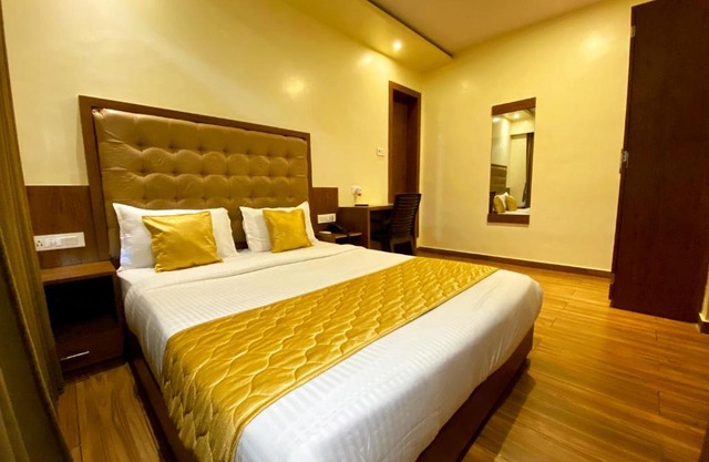 Hotel Pearl's BKC Inn- Near Trade Centre, Visa Consulate