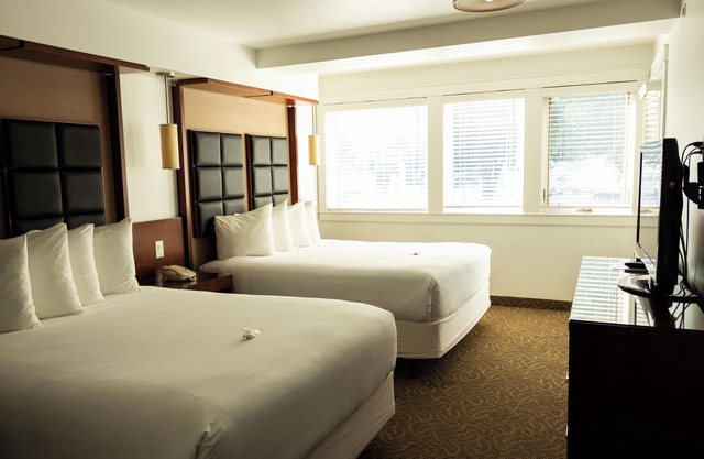 Hotel Penticton, Ascend Hotel Collection
