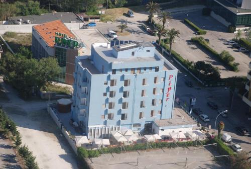 Hotel Piper & River